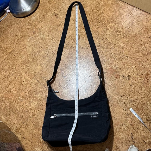 Baggallini Sidekick Large RFID Black Hobo Crossbody Bag Purse - Picture 11 of 16